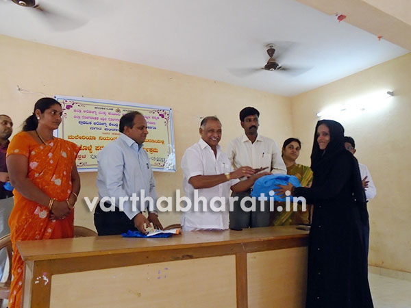 ಸೊಳ್ಳೆ ಪರದೆ ವಿತರಣೆ